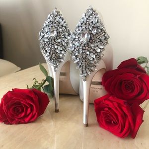 Gorgerous Badgley Mischka Kiara Embellished Pumps